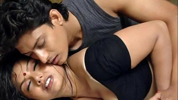 Hindi sex story of young pussy girl sex with director hindi sex audio story