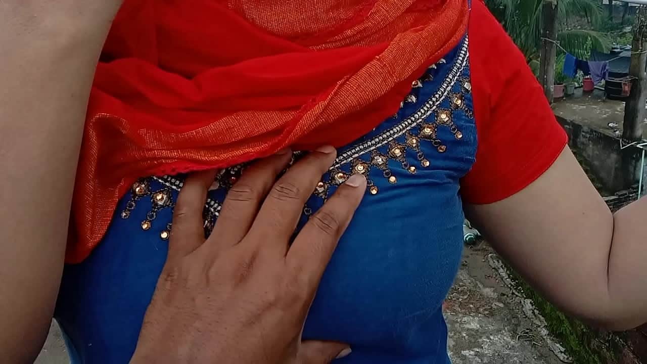 राजस्थानी लड़की की सेक्सी चूत चुदाई खुले खेत में बीपी वीडियो