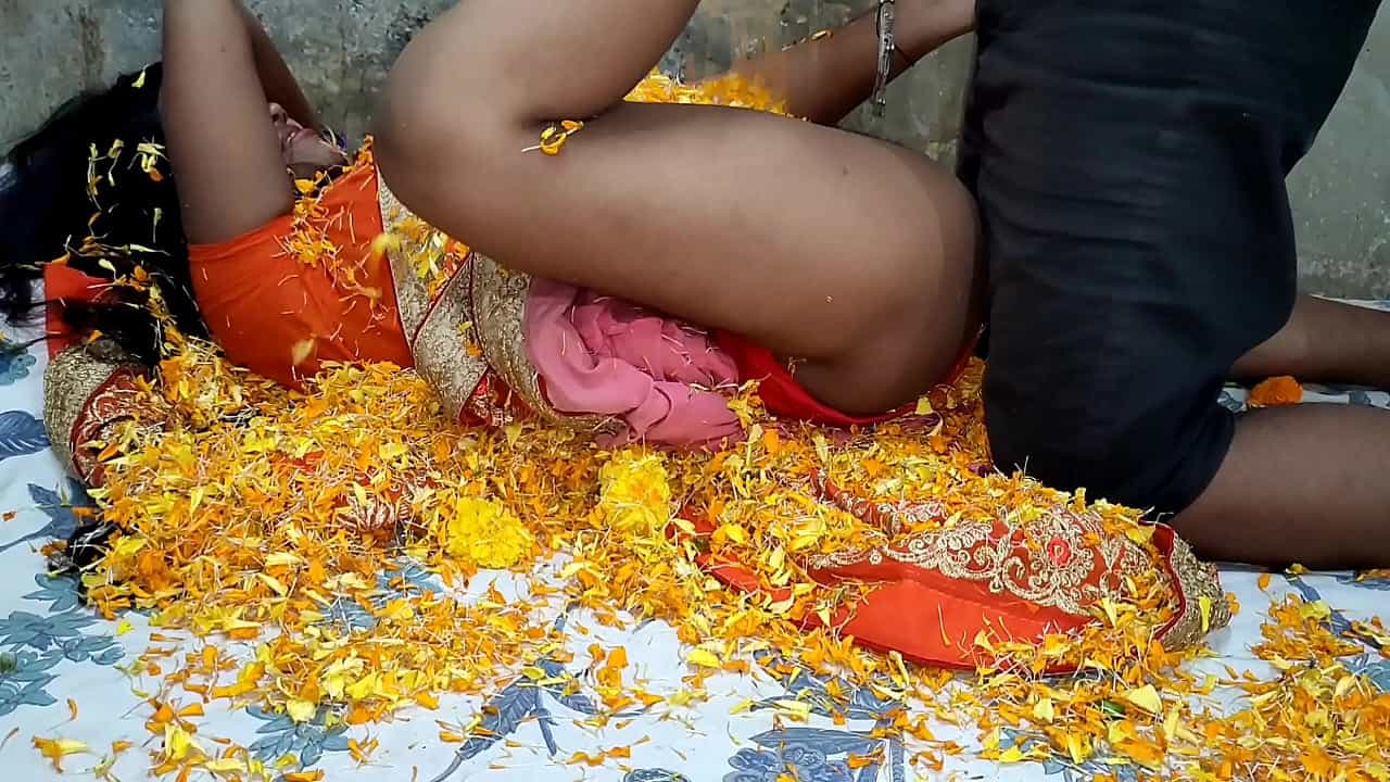 Hindi hot sex devar ke sath honeymoon manaya pati ke pehle
